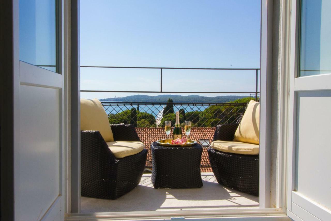 Arena & Seaview Luxurious Residence Pula Buitenkant foto